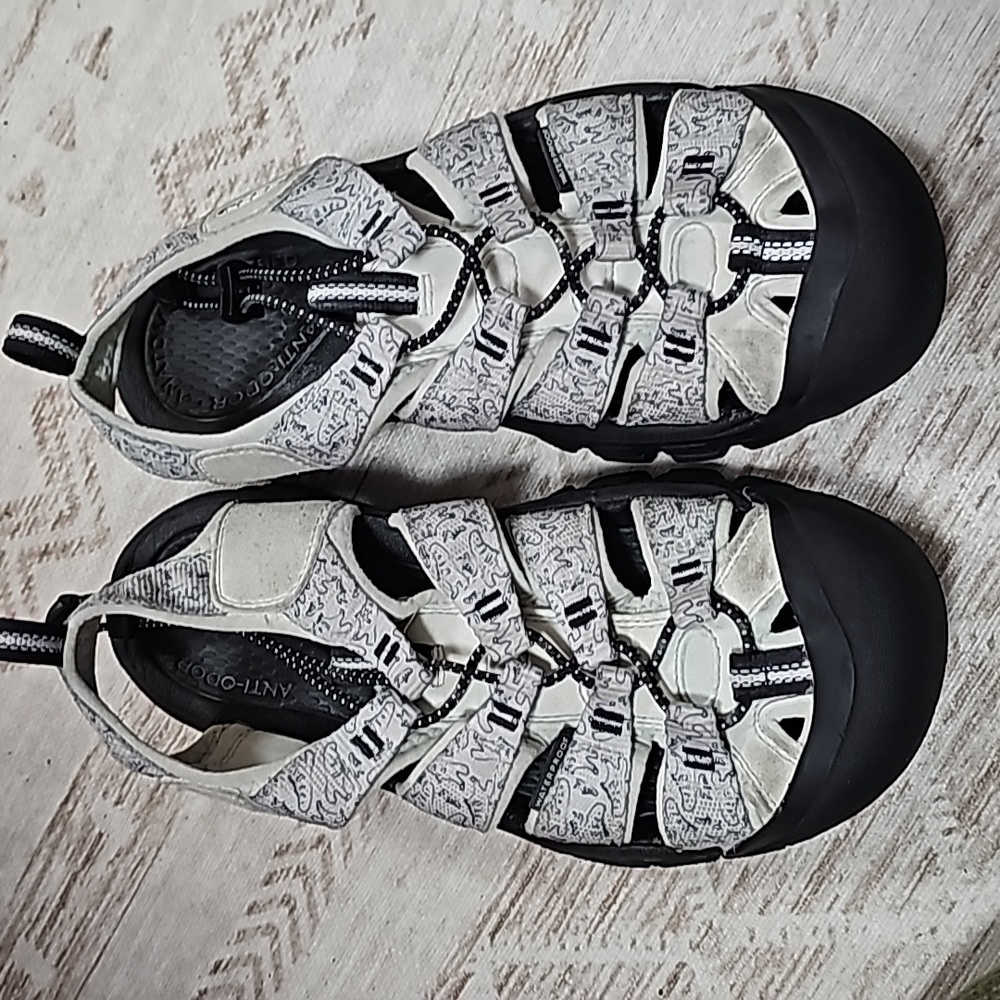 Keen womens size 7.5 sandals